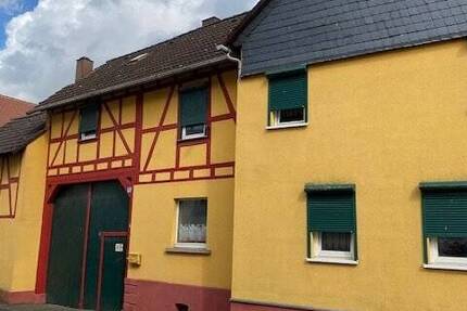 Haus Hüttenberg Vollnkirchen - 8 Zimmer, 233 m&sup2;, 265.000&euro; | Angebot:23975845