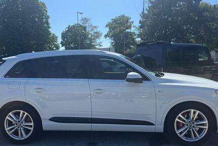 Audi Q7 230.000 km 18.900 &euro; München 81243