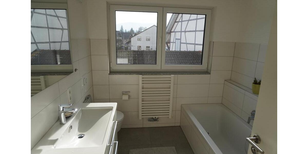Etagenwohnung Rielasingen-Worblingen Worblingen - 3 Zimmer, 100 m&sup2;, 1.500&euro; | Angebot:26047559