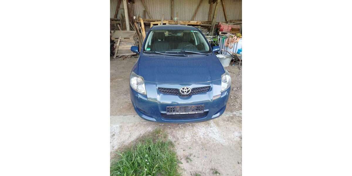Toyota Auris 183.534 km 3.750 &euro; Ostrach 88356