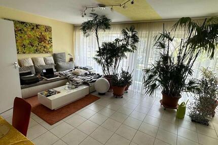 2 Zimmer Wohnung mit Balkon und Garage in M‘gladbach Neuwerk