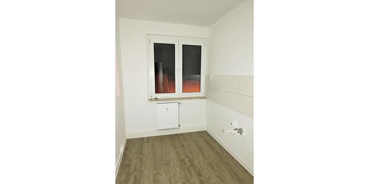 Sanierte Familienwohnung sofort bezugsfertig! 4 zimmer