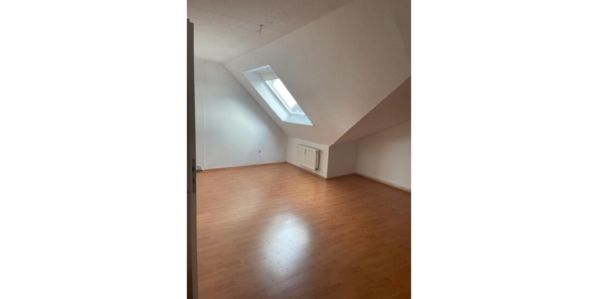 Dachgeschoßwohnung Velpke - 3 Zimmer, 76 m&sup2;, 646&euro; | Angebot:25308596