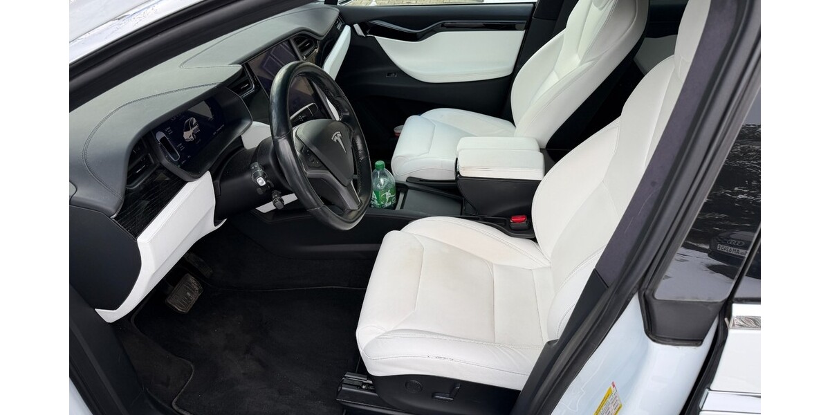 Tesla Model X 153.000 km 39.000 &euro; Berlin 10178