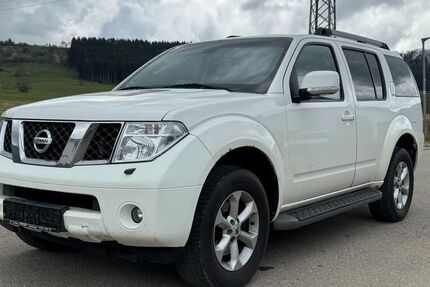 Nissan Pathfinder 179.201 km 7.480 &euro; Spaichingen 78549