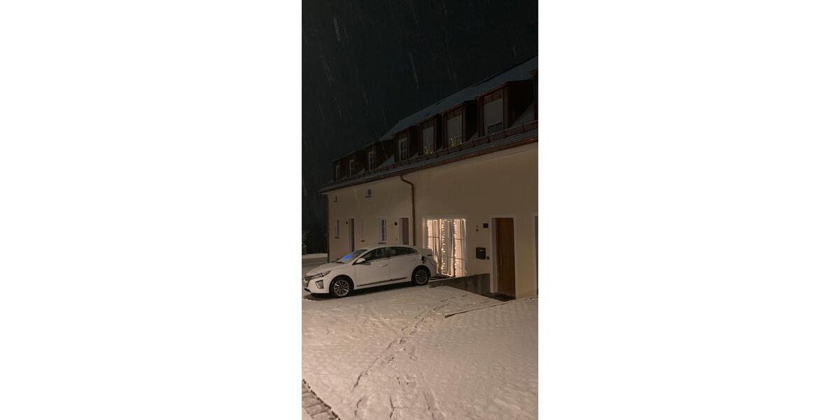 Etagenwohnung Adelzhausen - 5 Zimmer, 151 m&sup2;, 2.000&euro; | Angebot:26682590