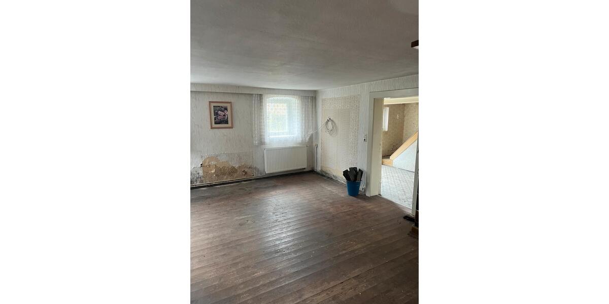 Einfamilienhaus Löbau - 9 Zimmer, 200 m&sup2;, 21.000&euro; | Angebot:27192083