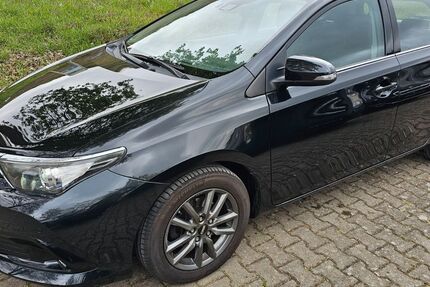 Toyota Auris 93.800 km 10.890 &euro; Herbrechtingen 89542