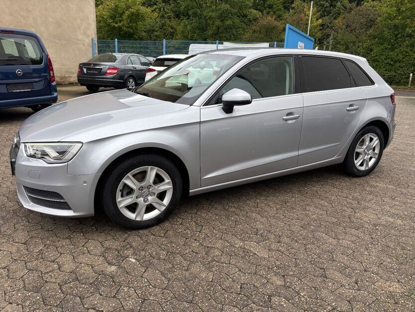 Audi A3 80.000 km 14.900 € Saarbrücken 66115