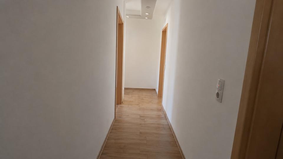 Mehrfamilienhaus, Wohnhaus Ippesheim - 9 Zimmer, 242 m&sup2;, 549.000&euro; | Angebot:26975756