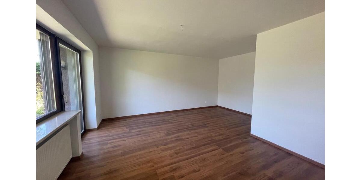 Helle Wohnung zu vermieten , 84m2, Schwarzhofen 2 zimmer