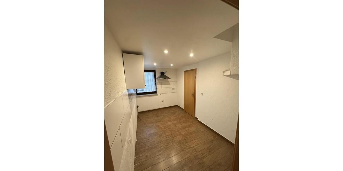 Doppelhaushälfte - 8 Zimmer, 110 m&sup2;, 97.999&euro; | Angebot:27002053