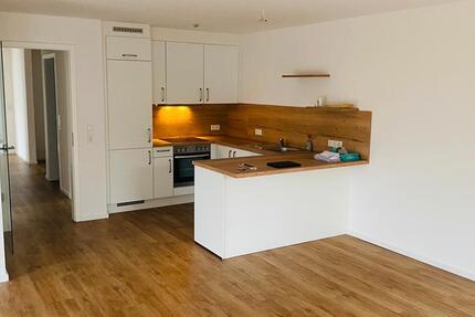 Schönes Wohnen auf viel Platz | inkl. Küche, Balkon und Tiefgarage zimmer