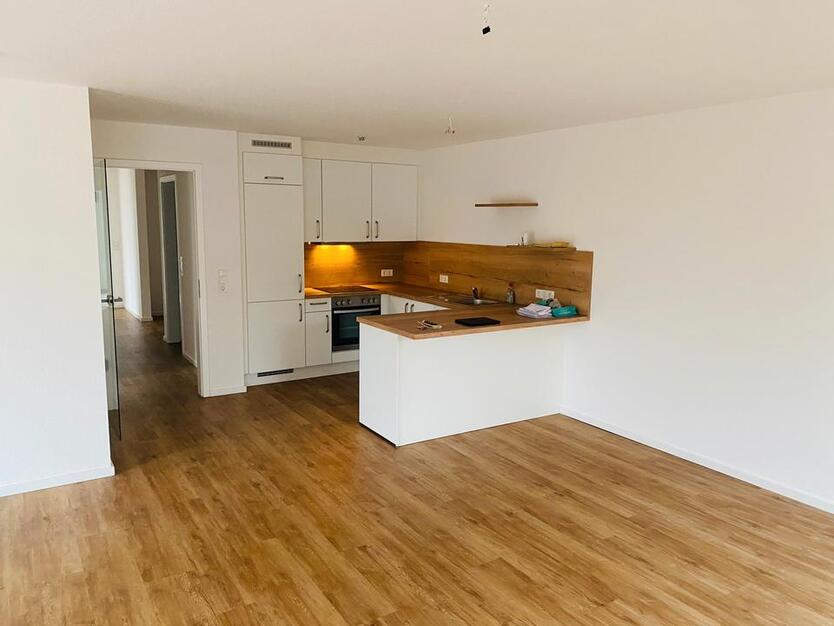 Schönes Wohnen auf viel Platz | inkl. Küche, Balkon und Tiefgarage zimmer