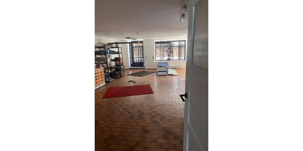 Einfamilienhaus Eschlkam - 8 Zimmer, 240 m&sup2;, 300.000&euro; | Angebot:26929445
