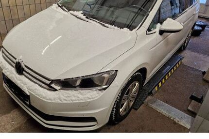 VW Touran 81.187 km 24.305 &euro; Hünfeld 36088
