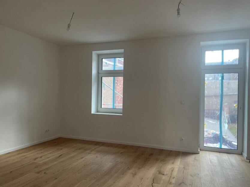 Großzügig Wohnen in hochwertig sanierter Etage im Zentrum von FalkensteinV. 5 zimmer