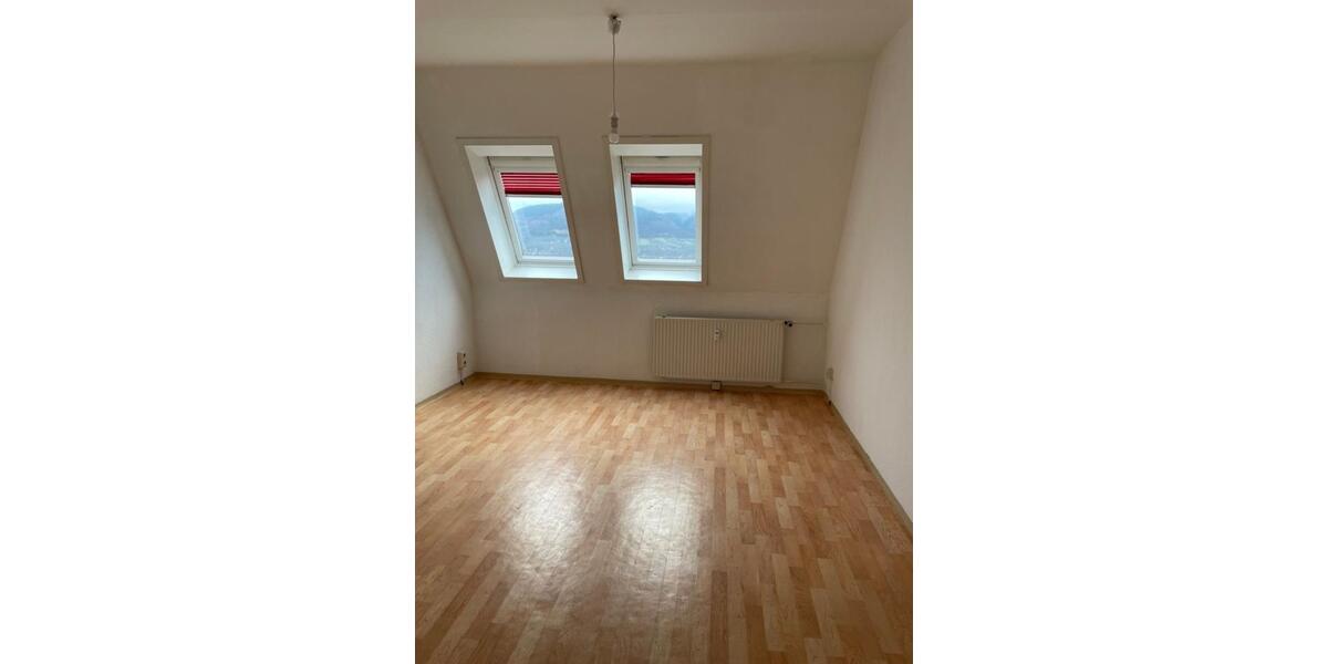 Dachgeschoßwohnung Jena Burgau - 3 Zimmer, 64 m&sup2;, 980&euro; | Angebot:25394292