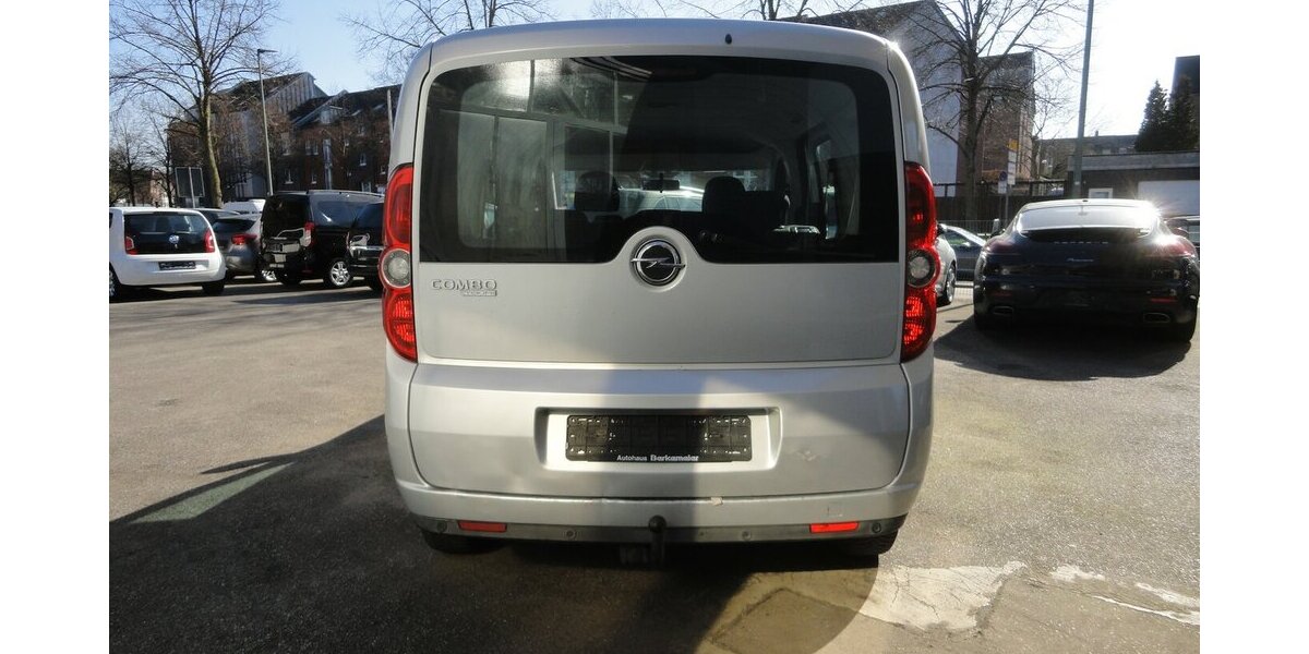 Opel Combo Edition 1,6 d Klima PDC SHZ AHK 5Sitzer 124.000 km 5.999 &euro; Neuss 41462