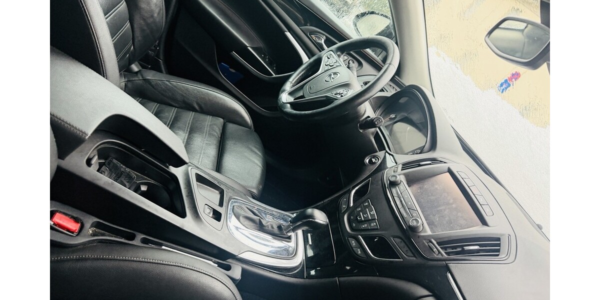 Opel Insignia Sports Tourer 222.000 km 3.999 &euro; Wiesbaden 65183