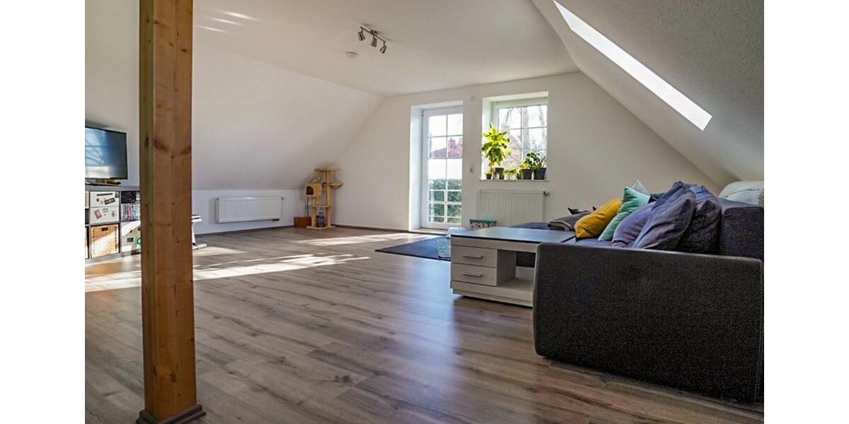 Dachgeschoßwohnung Upgant-Schott Schott - 1 Zimmer, 92 m&sup2;, 779&euro; | Angebot:24832670