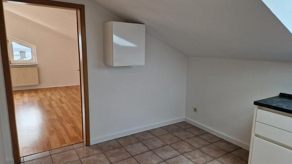 Dachgeschoßwohnung Bürstadt - 1.5 Zimmer, 48 m&sup2;, 550&euro; | Angebot:26406729