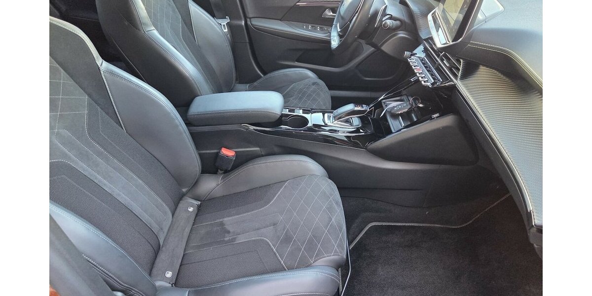 Peugeot 2008 GT 32.647 km 15.750 &euro; Wilsdruff 01723
