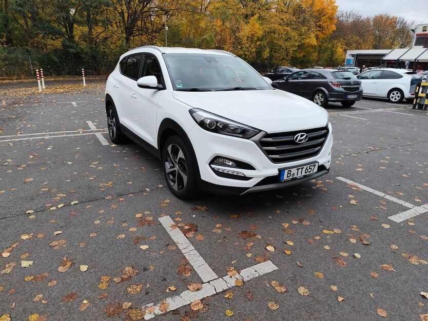 Hyundai TUCSON 86.200 km 16.200 € Berlin 12359