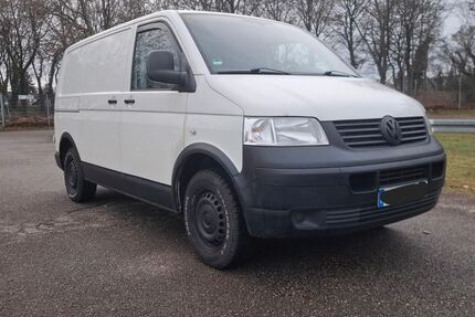 VW T5 Transporter 204.000 km 11.900 &euro; München 81373