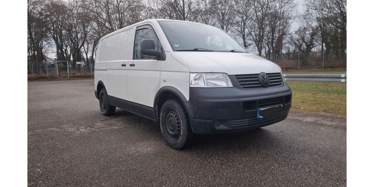VW T5 Transporter 204.000 km 11.900 &euro; München 81373