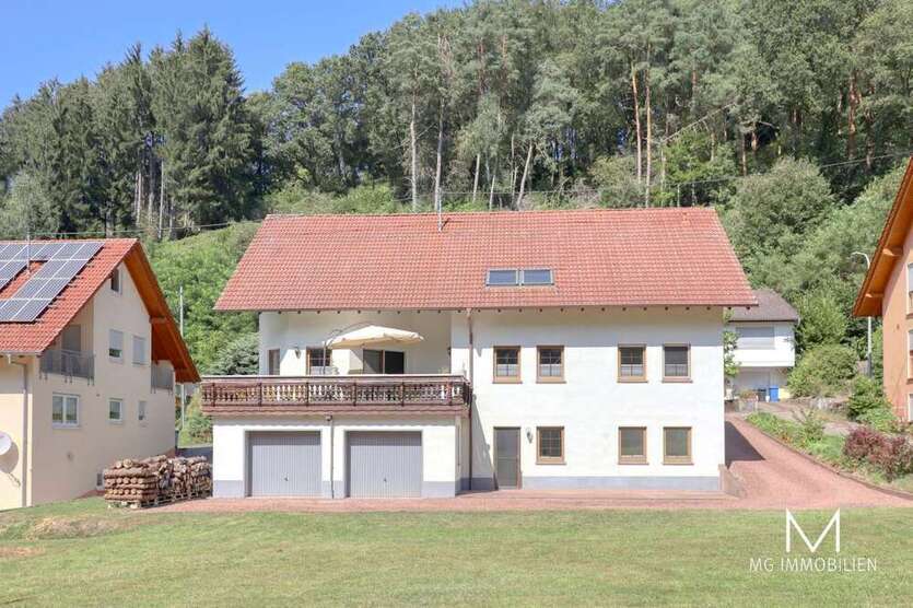 Haus zum Kaufen in Obernheim-Kirchenarnbach 490.000 € 300 m²
