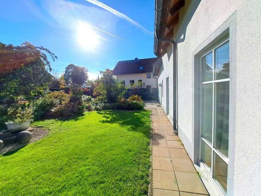 Haus zum Kaufen in Pfeffenhausen 898.000 € 260 m²