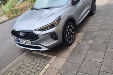 Ford Kuga 8.000 km 40.200 &euro; Köln 50829