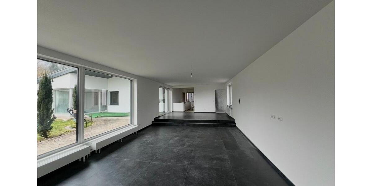 Einfamilienhaus Tuttlingen - 7 Zimmer, 260 m&sup2;, 999.999&euro; | Angebot:26777188