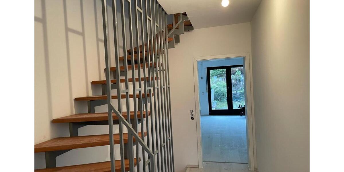 Reihenhaus Wuppertal Gemarkung Elberfeld - 5 Zimmer, 165 m&sup2;, 1.800&euro; | Angebot:25333097