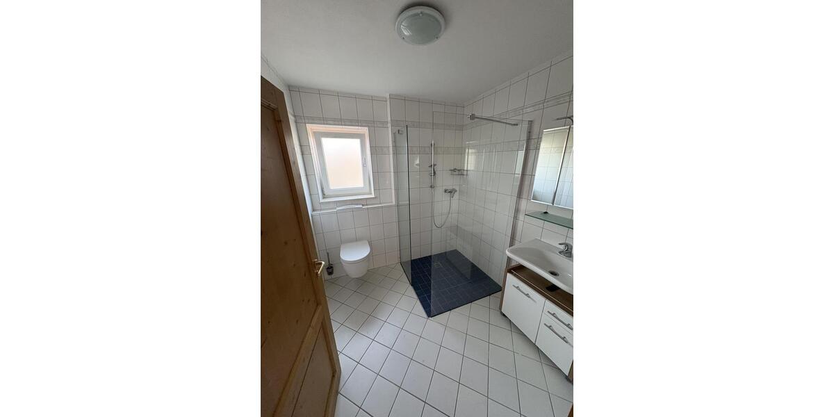 Etagenwohnung Tutzing - 3 Zimmer, 103 m&sup2;, 1.940&euro; | Angebot:26660340