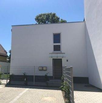 helle 3-Zi- Wohnung 1.OG mit großzügigem Balkon und Stellplatz 3 zimmer