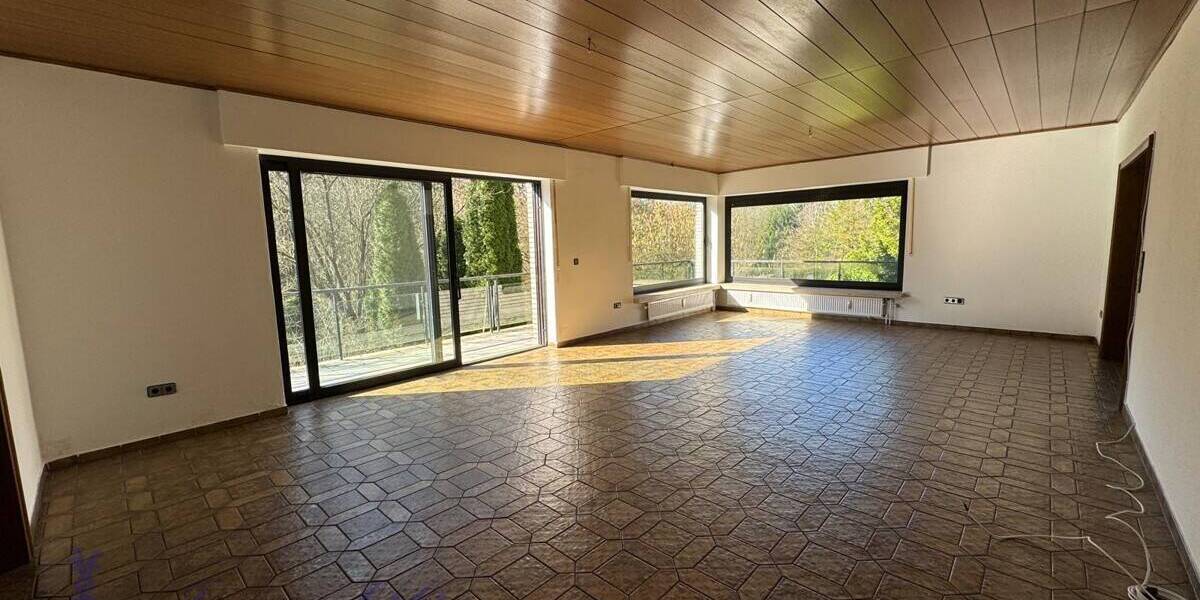 Einfamilienhaus Lage Hörste - 8 Zimmer, 250 m&sup2;, 1.600&euro; | Angebot:26545492