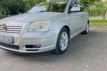 Toyota Avensis 253.000 km 2.399 € Niederstotzingen 89168