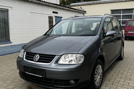 VW Touran 185.000 km 3.999 € Nörten Hardenberg 37176