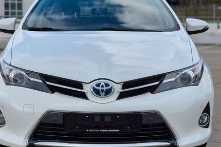 Toyota Auris 95.400 km 12.599 &euro; Birkenfeld bei Pforzheim 75217