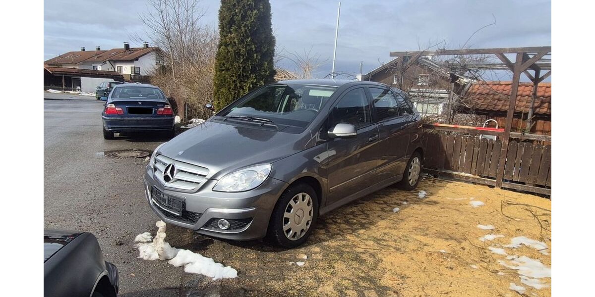 Mercedes-Benz B 200 240.964 km 2.250 &euro; Hohenpeißenberg 82383