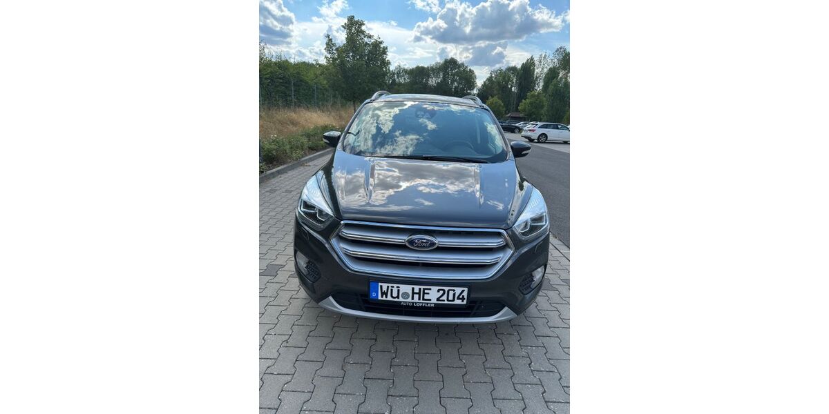 Ford Kuga 136.000 km 9.900 &euro; Würzburg 97076