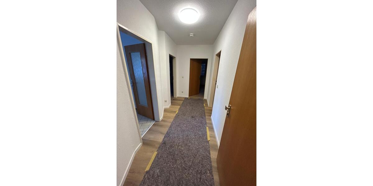 Frisch renoviert und viel Ruhe! 2 Zimmer Wohnung mit EBK und Balkon 2 zimmer