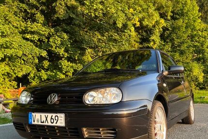 VW Golf 136.000 km 5.500 € Klingenthal 08248