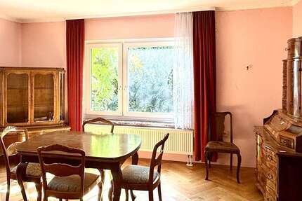 Haus zum Kaufen in Regensburg 425.000 € 165 m² 8 zimmer