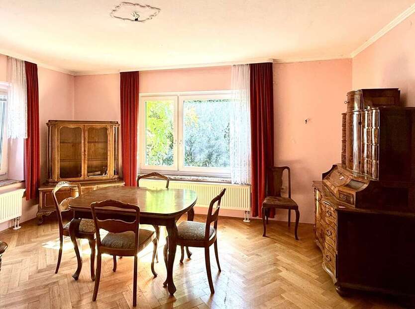Haus zum Kaufen in Regensburg 425.000 € 165 m² 8 zimmer