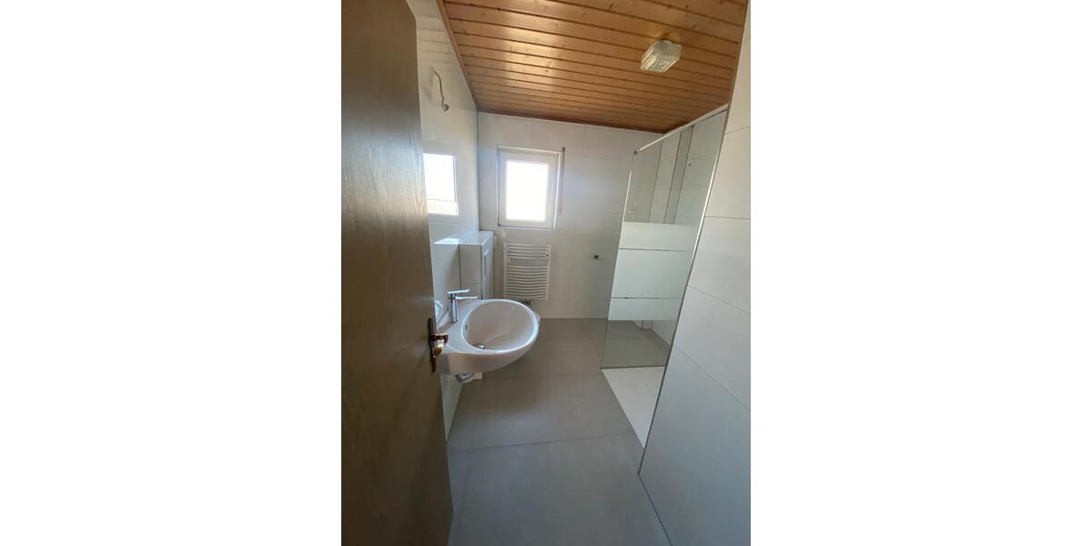 Reihenhaus Limeshain - 5 Zimmer, 180 m&sup2;, 1.400&euro; | Angebot:25441077