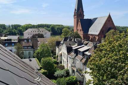 Wohnung Wiesbaden Biebrich - 4 Zimmer, 110 m&sup2;, 2.100&euro; | Angebot:25089208