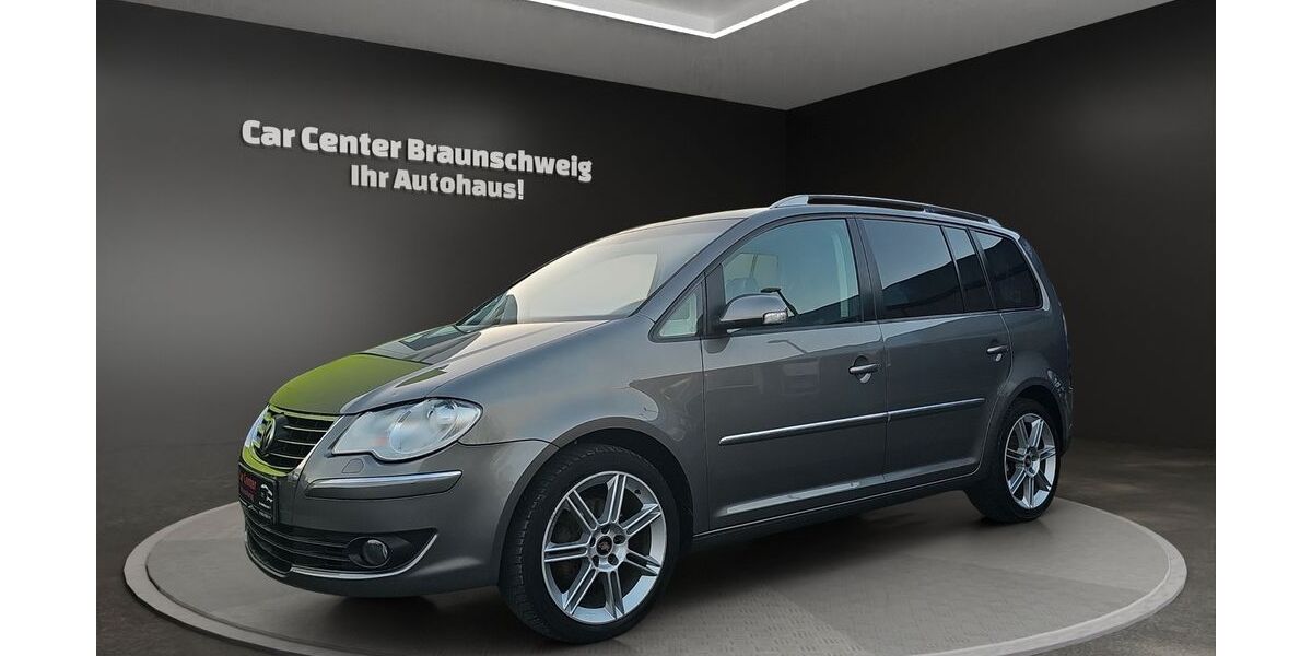VW Touran 215.470 km 4.999 &euro; Braunschweig 38120